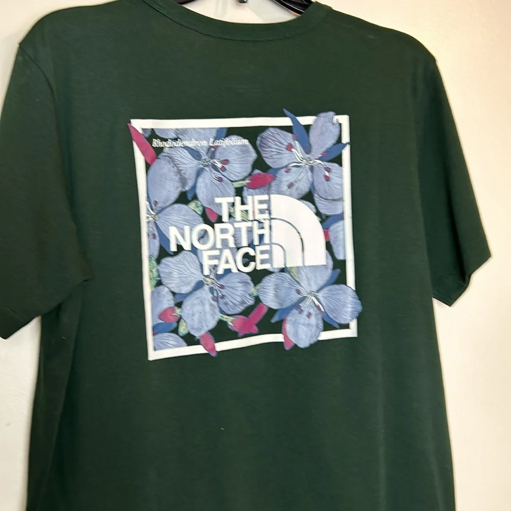 The North Face men’s shirt medium